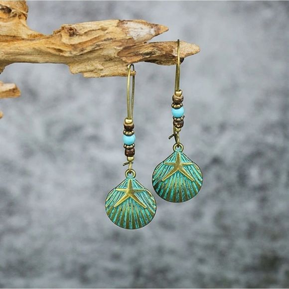 ⭐️3/$25⭐️🆕️ Sea Shell Drop Earrings - Picture 2 of 3